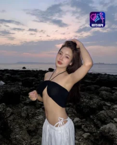 Read more about the article Fay Female Influencer di Indonesia Hot51