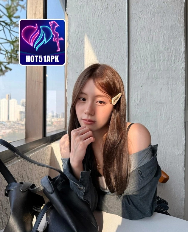 Holly Coleman-HOT51APK