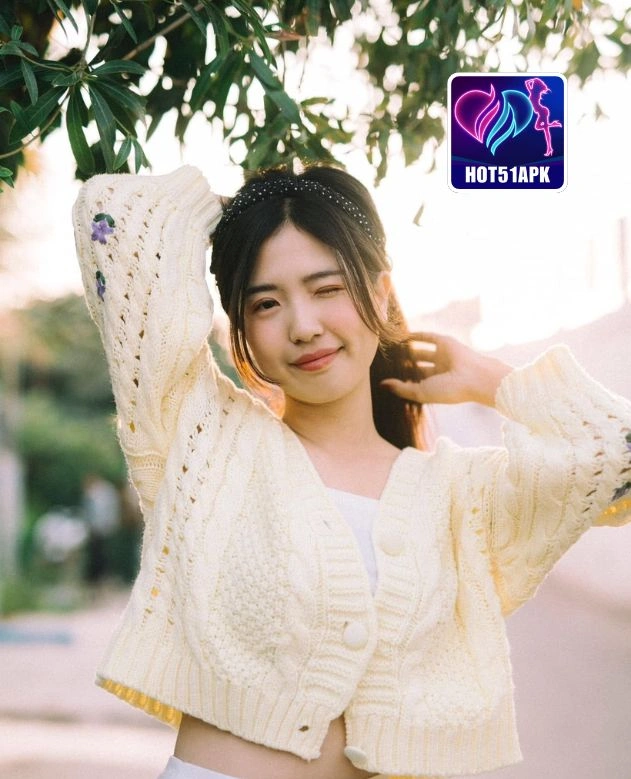 Charlotte Powell-hot51apk