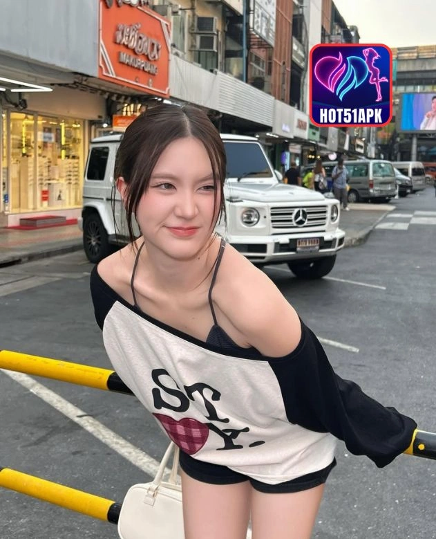 Ella Harrison-HOT51APK