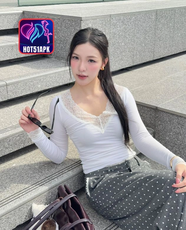 Ella Harrison-HOT51APK