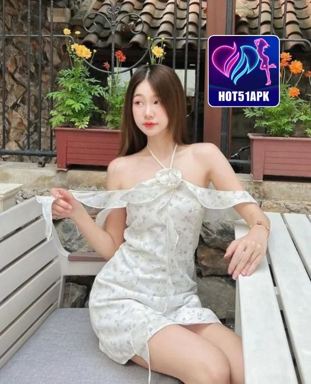Natalie Collins-hot51apk